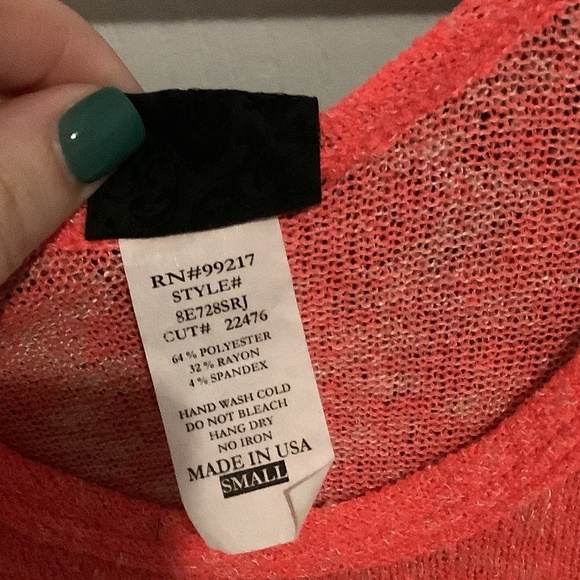 Daytrip, bright pink tank with bow - Picture 2 of 3